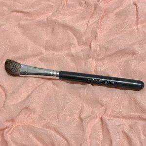 bareMinerals Eye Defining Brush